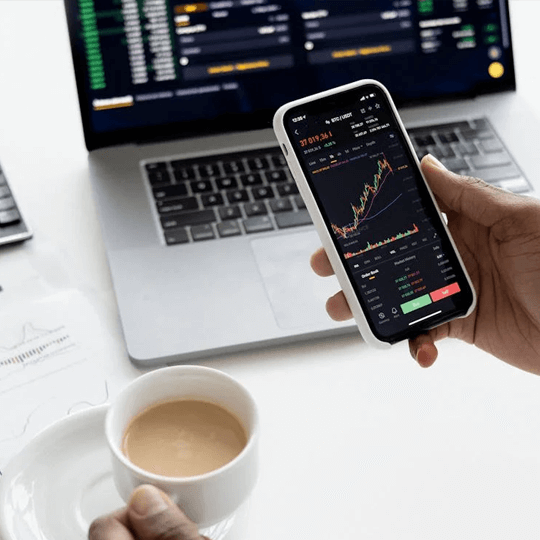 Genesis Monlux - Team of Cryptocurrency Experts